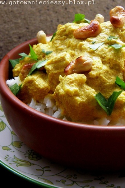 Indyjski kurczak curry z nerkowcami